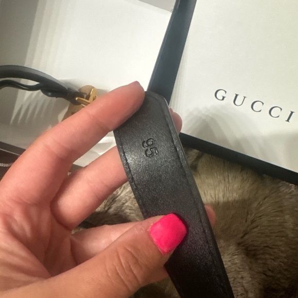 GG Gucci Women’s Black Leather Belt - Picture 5 of 5